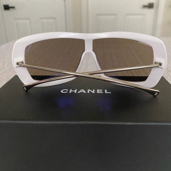 Chanel White Sunglasses Goggle style Silver Hardware - Picture 5 of 13